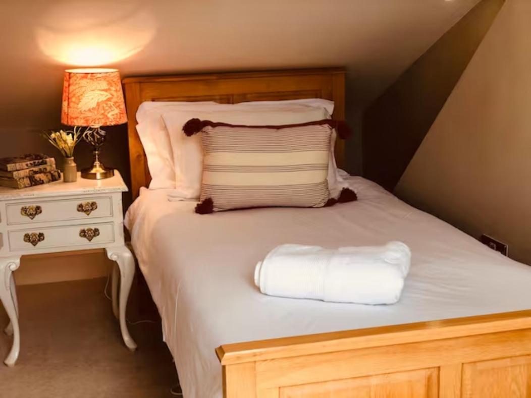 Pass The Keys Old Beams Luxury Style & Comfort In Town Centre 贝克韦尔 外观 照片